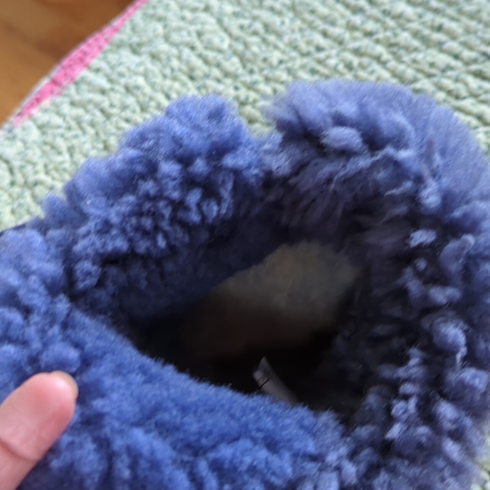 UGGs - Picture 7 of 10